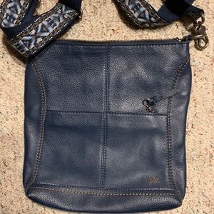 The sak. Cross body. 2 pocket.